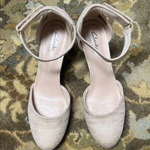 Clarks Women's Beige Textured Heels